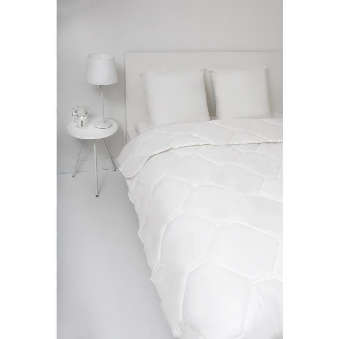 ABEIL Kit AERELLE COOLNIGHT - 1 couette 220x240 cm et 2 oreillers 60x60 cm blanc