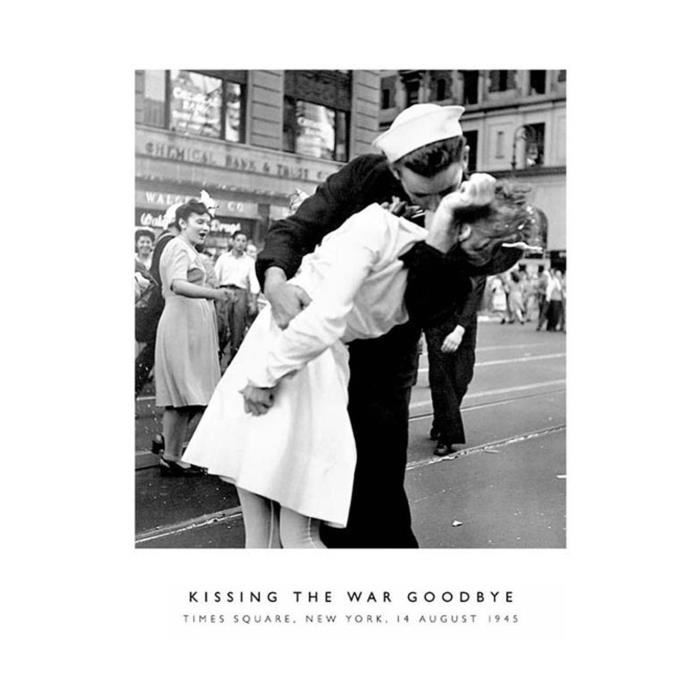 Affiche papier -  Kissing the War Goodbye  - Photography Collection  - 60x80 cm