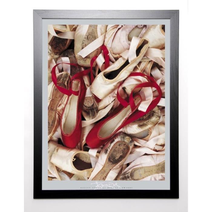 EDWARDS Image encadrée Satin Shoes 67x87 cm Rouge