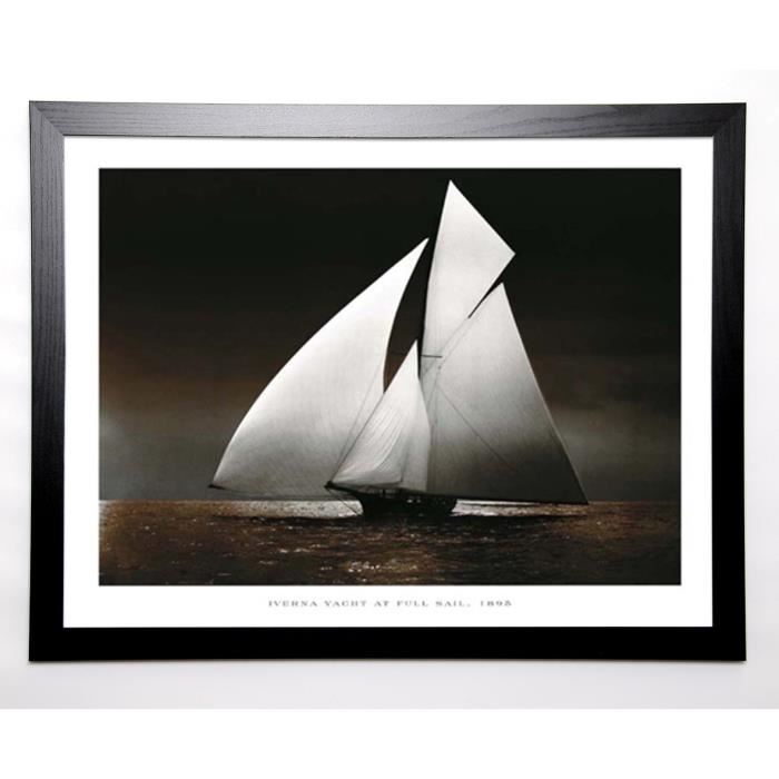 PHOTOGRAPHY COLLECTION Image encadrée Iverna Yacht at Full Sail, 1895 67x87 cm Noir