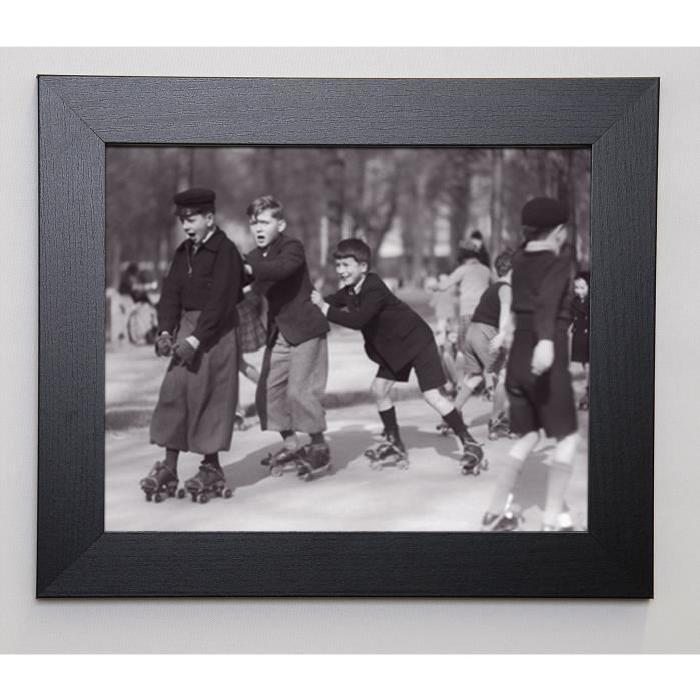 JAHAN PIERRE Image encadrée Enfants patinant 31x37 cm Gris