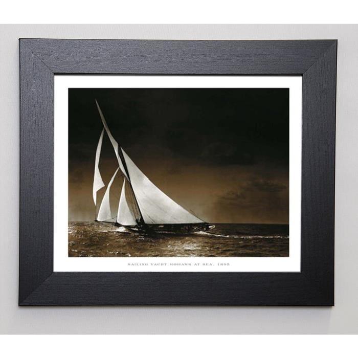 PHOTOGRAPHY COLLECTION Image encadrée Sailing Yacht Mohawk at Sea,1895 31x37 cm Blanc