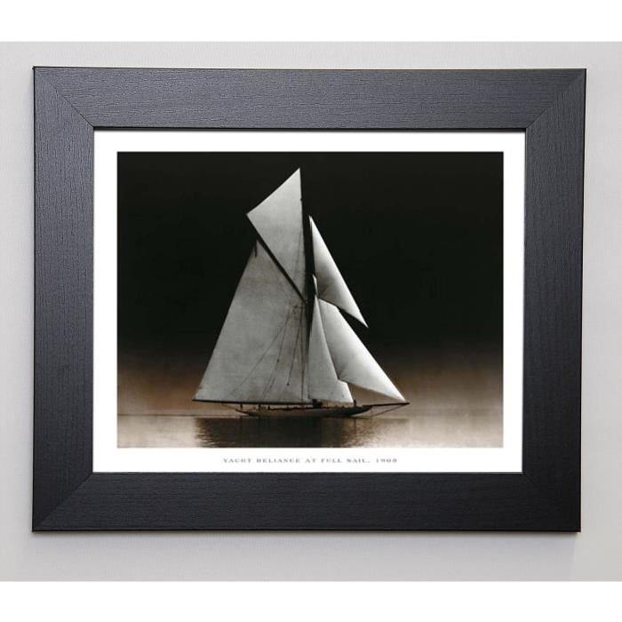 PHOTOGRAPHY COLLECTION Image encadrée Yacht Reliance at Full Sail 31x37 cm Blanc